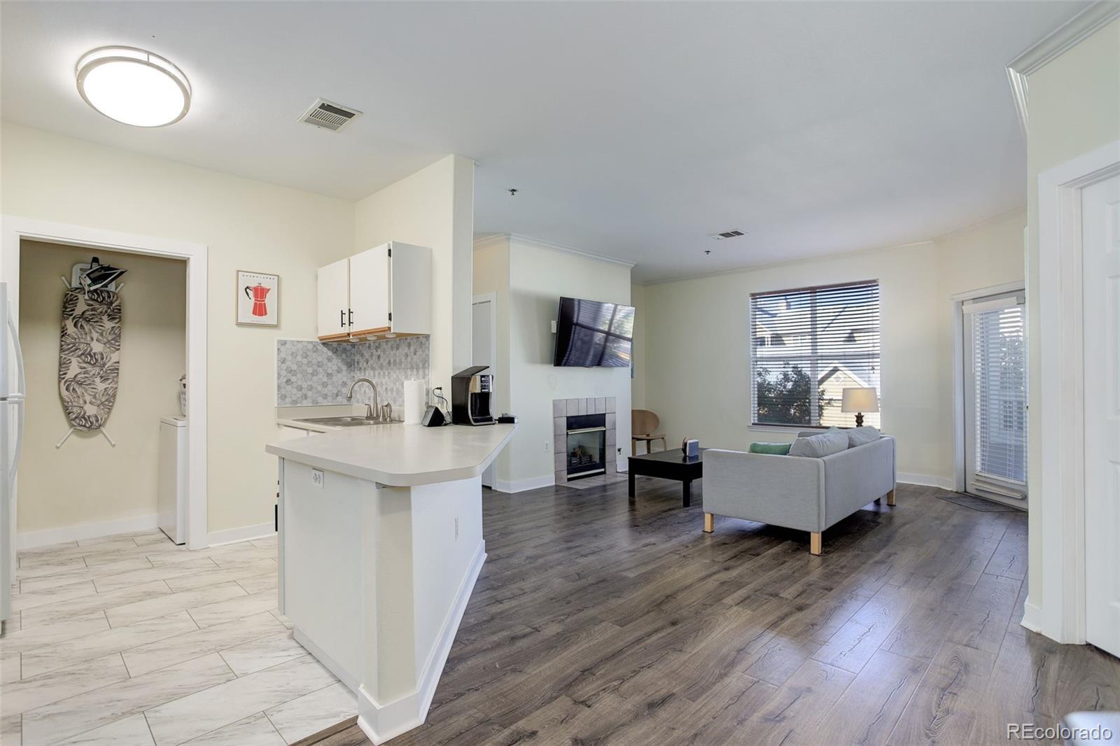 6005 Castlegate Drive Unit: B15