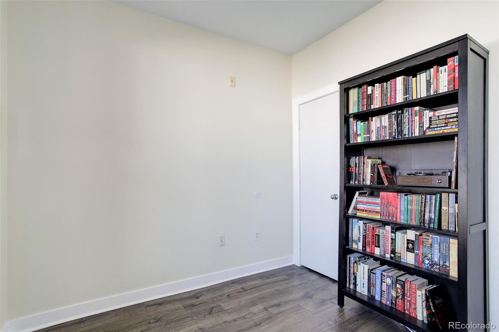 6005 Castlegate Drive Unit: B15