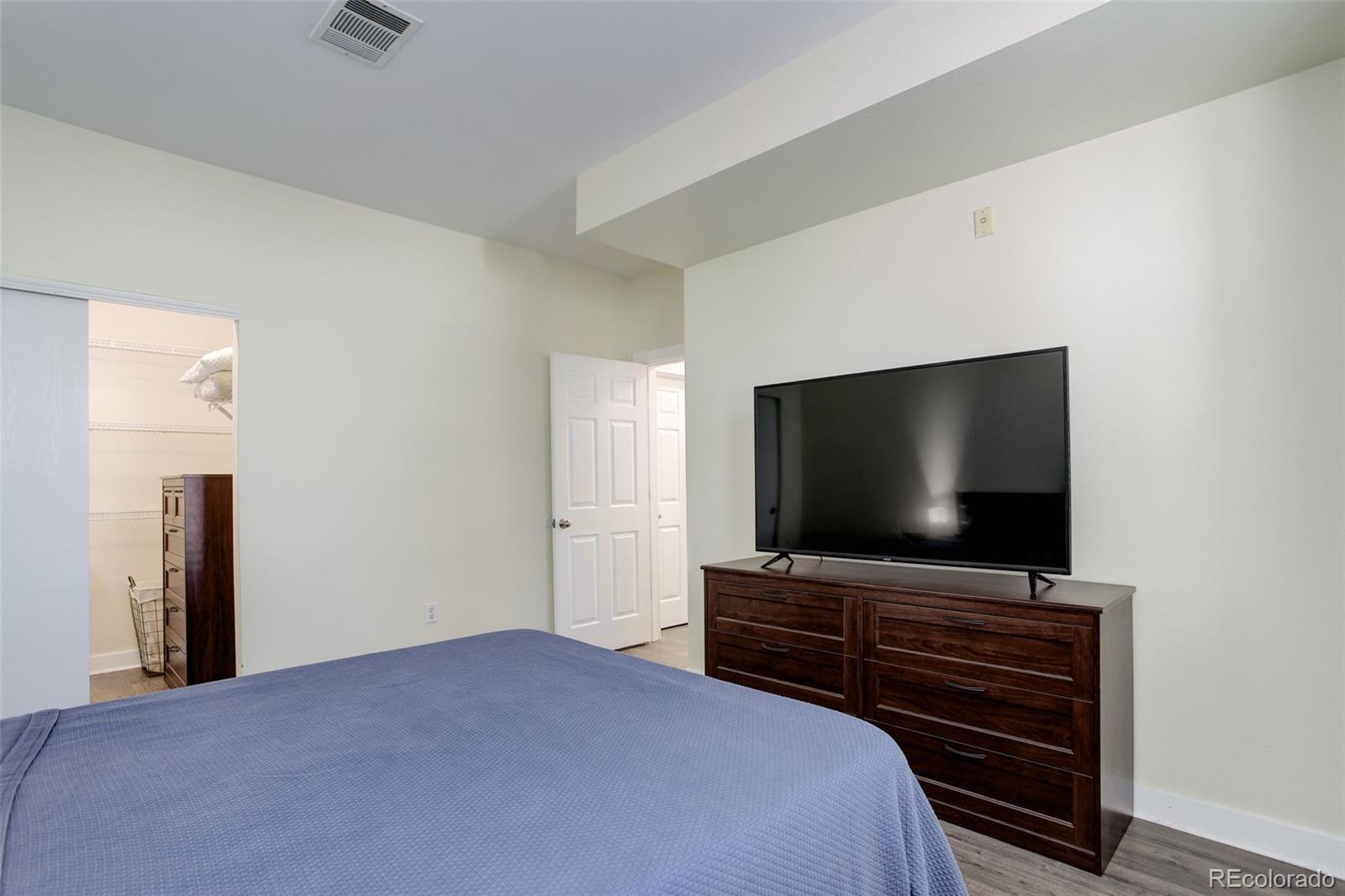 6005 Castlegate Drive Unit: B15