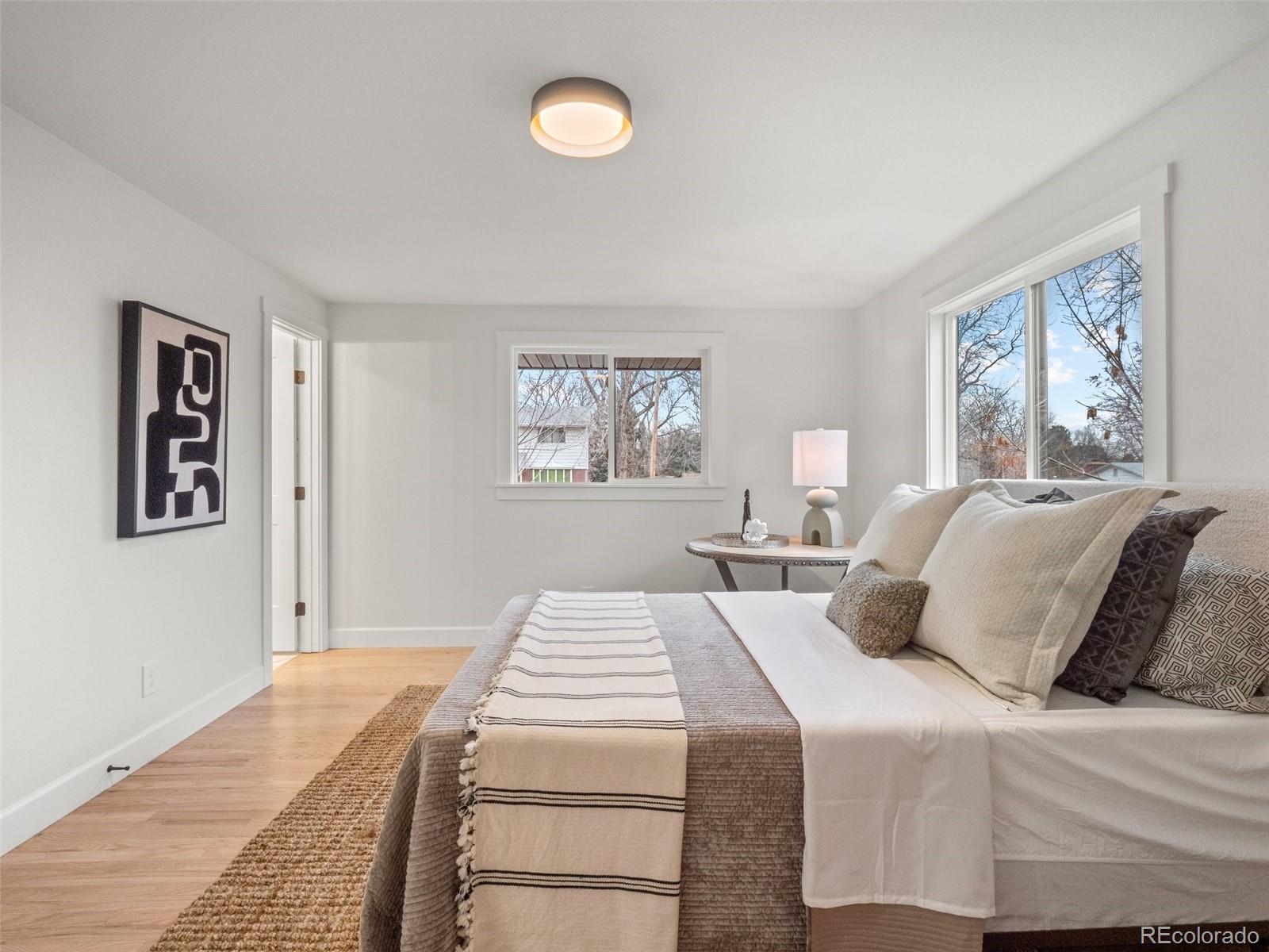 2723 S Knoxville Way