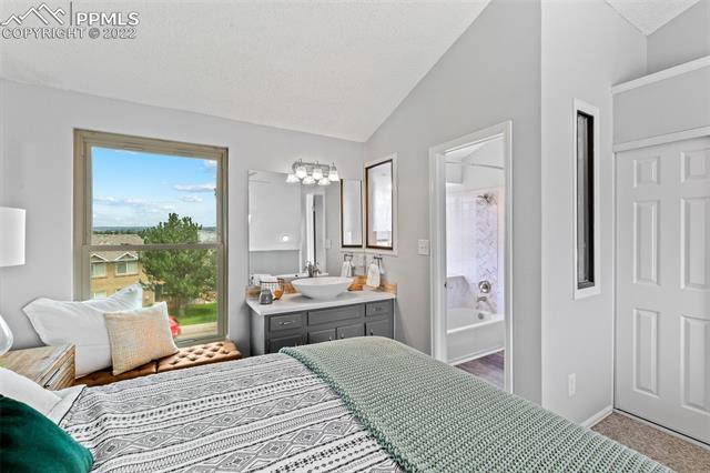 1840 Erin Loop