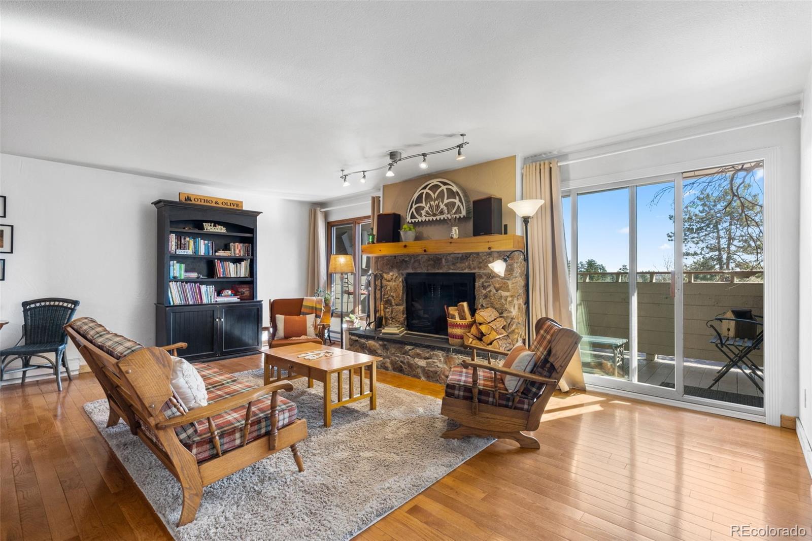 23542 Pondview Place Unit: D