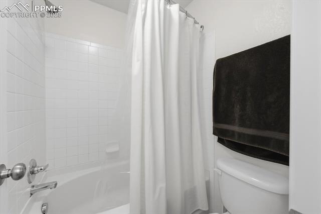 5537 Cross Creek Drive