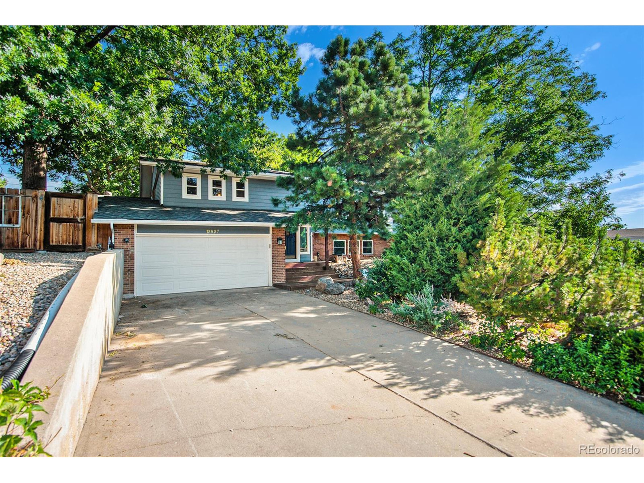 13537 W Mississippi Ct