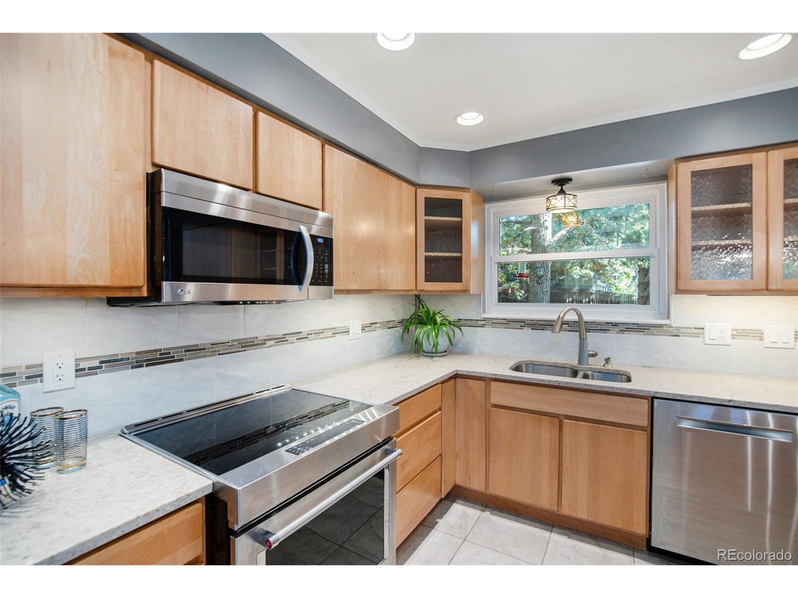 13537 W Mississippi Ct