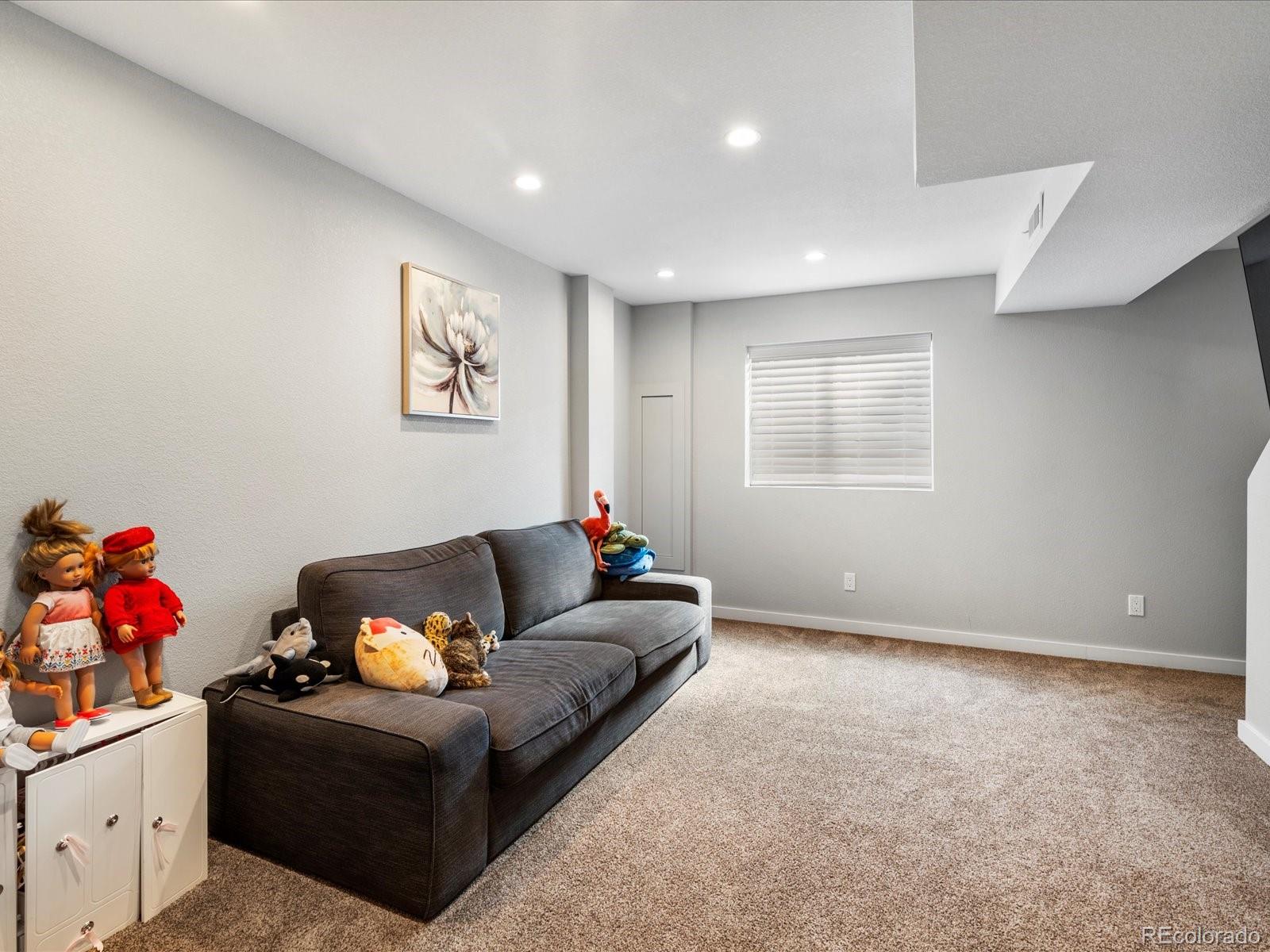 5557 S Simms Way