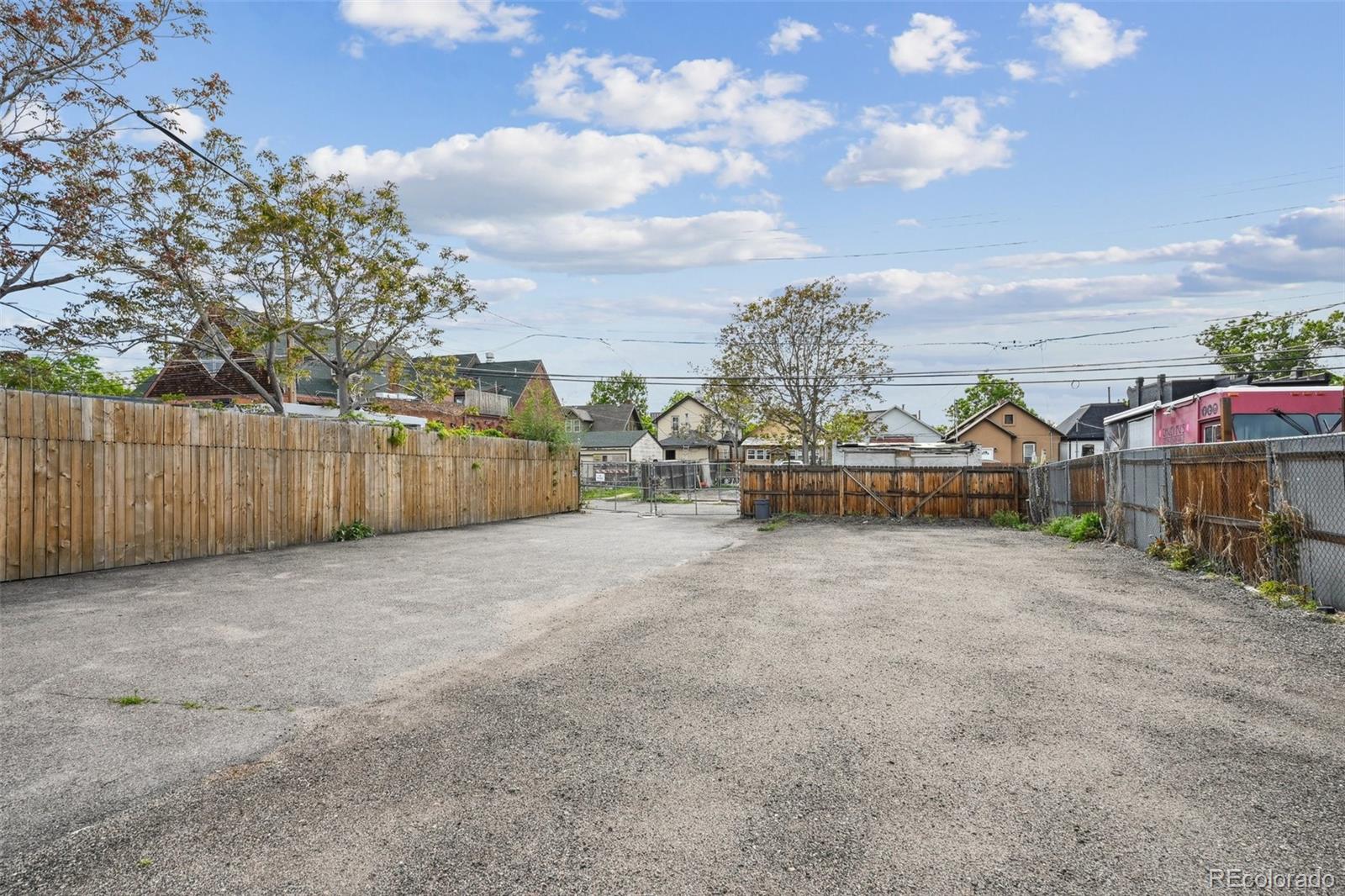 1123-1125 Santa Fe Drive