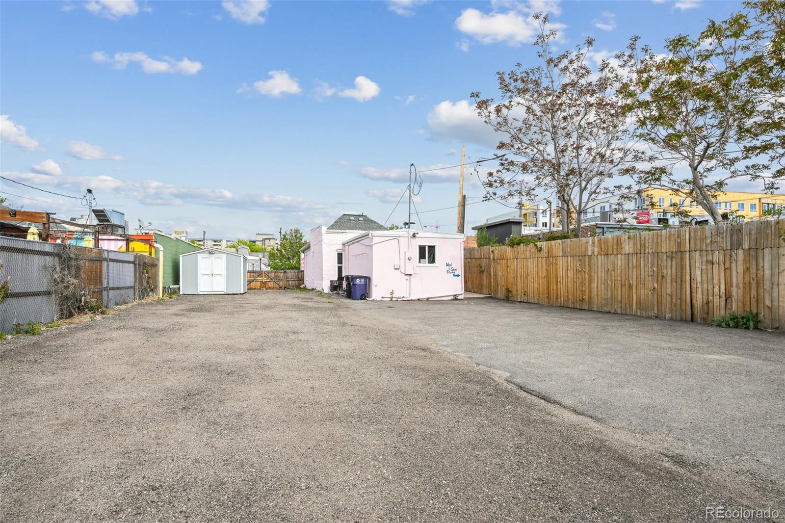 1123-1125 Santa Fe Drive