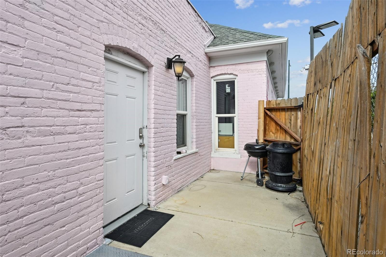 1123-1125 Santa Fe Drive