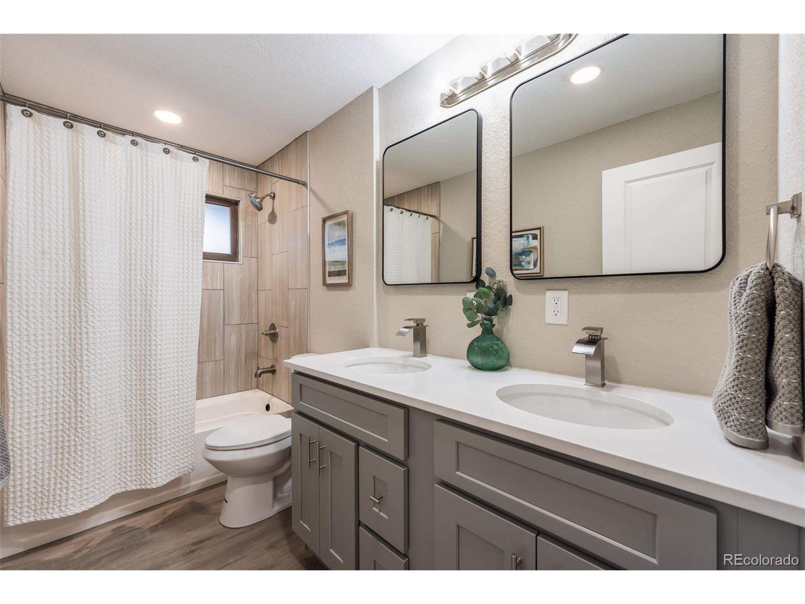3344 S Uinta Ct