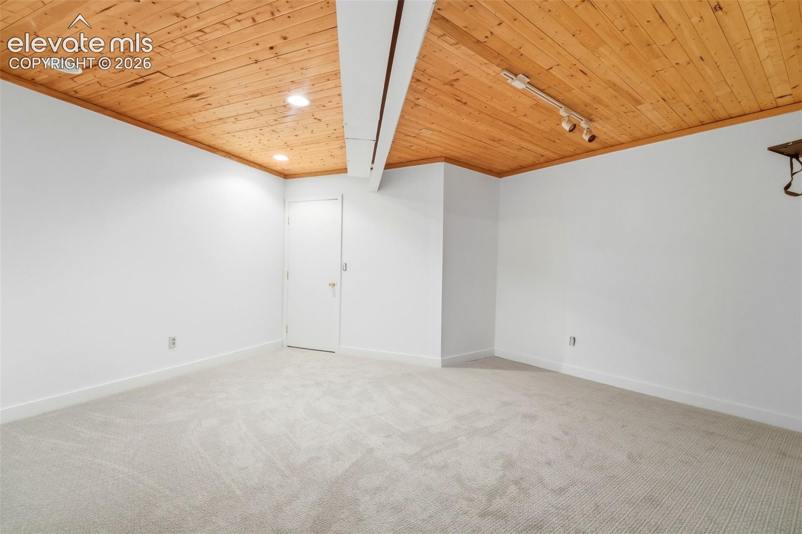 17 Pine Road