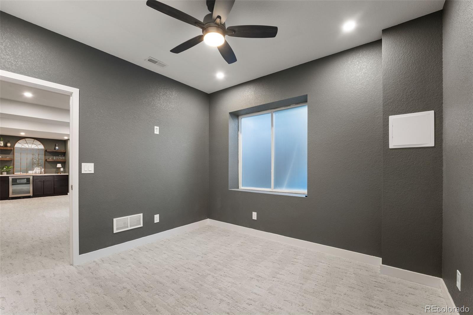 6743 Mariposa Street