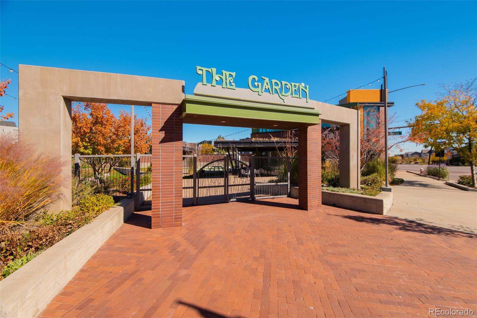 6743 Mariposa Street