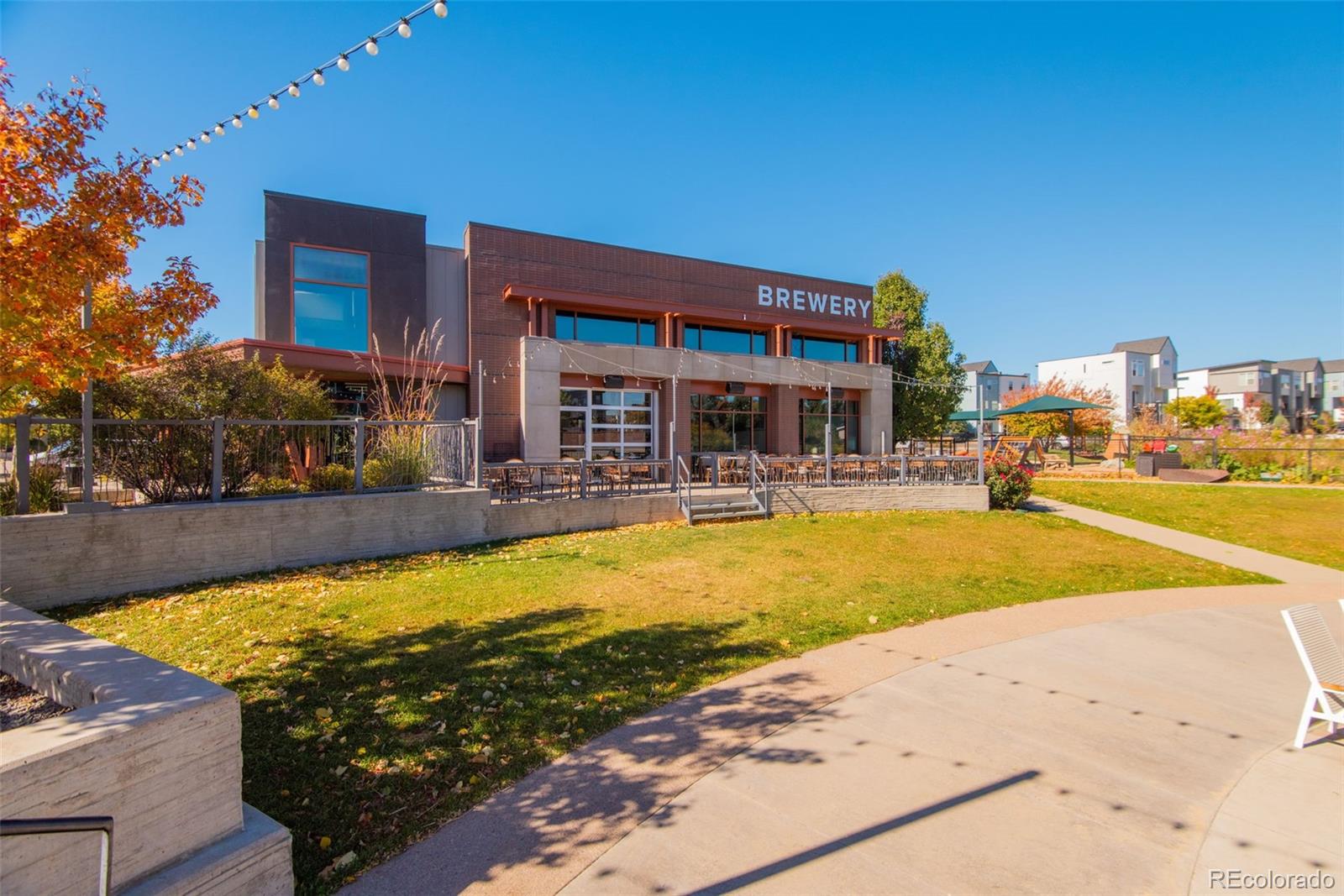 6743 Mariposa Street