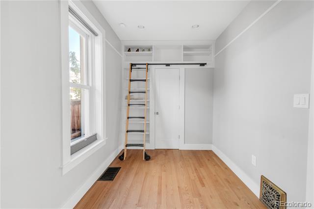 416 S High Street