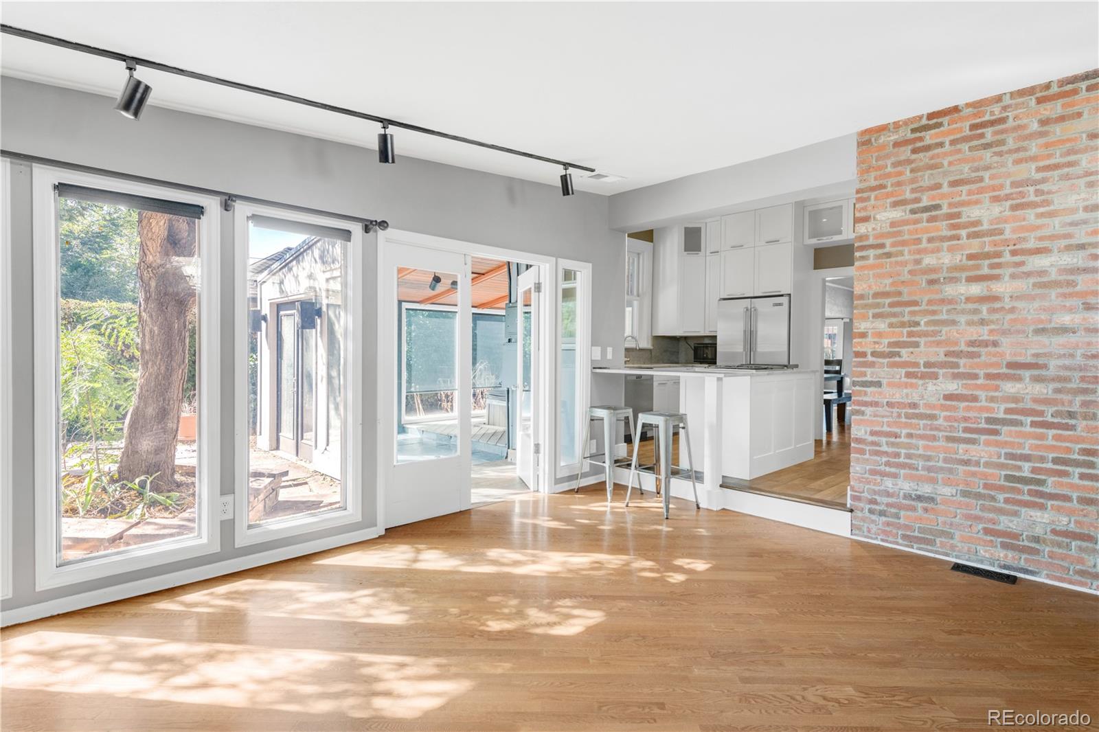416 S High Street