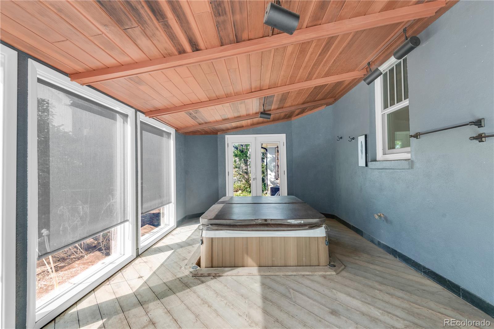 416 S High Street