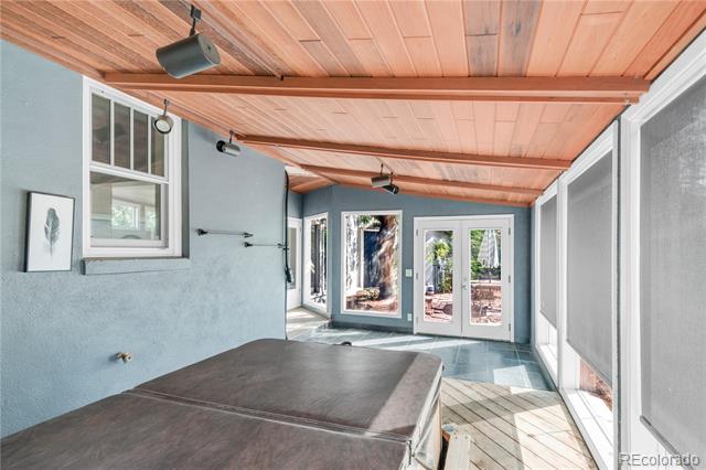416 S High Street