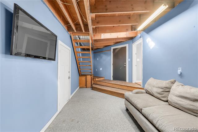 416 S High Street