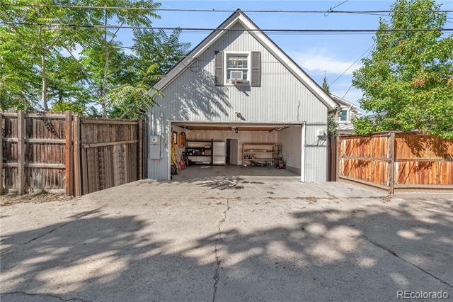 416 S High Street
