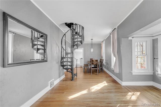 416 S High Street