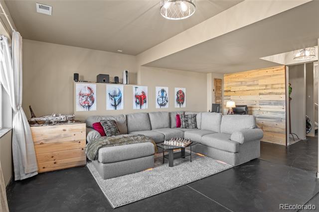 2579 Loon Circle