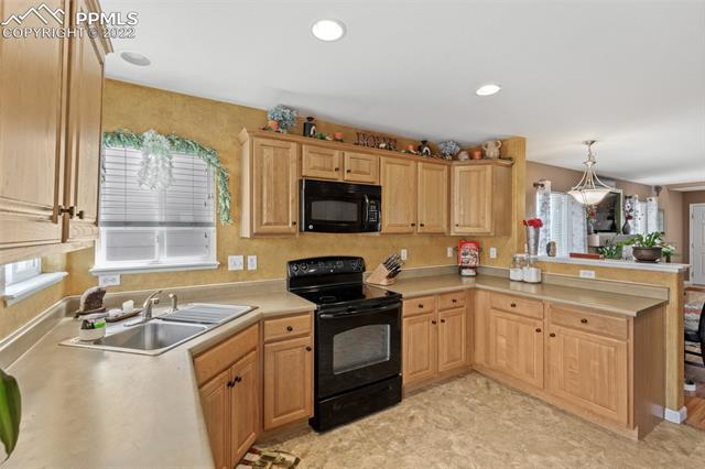 7452 Falconer View