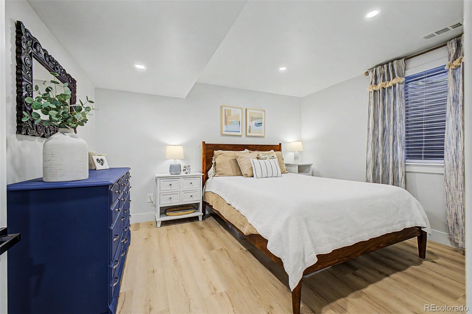 3469 E Easter Place