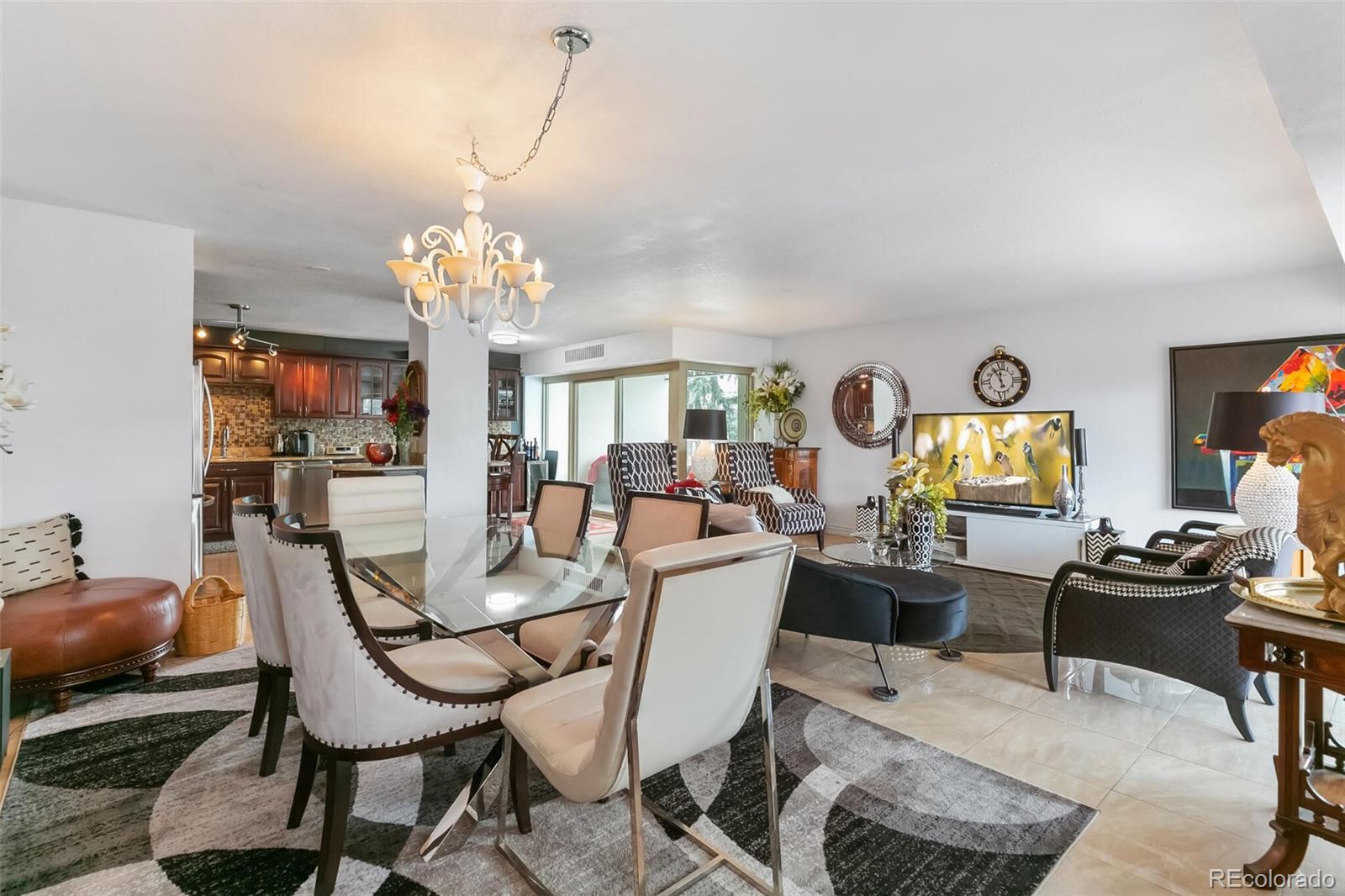 1223 Race Street Unit: 401