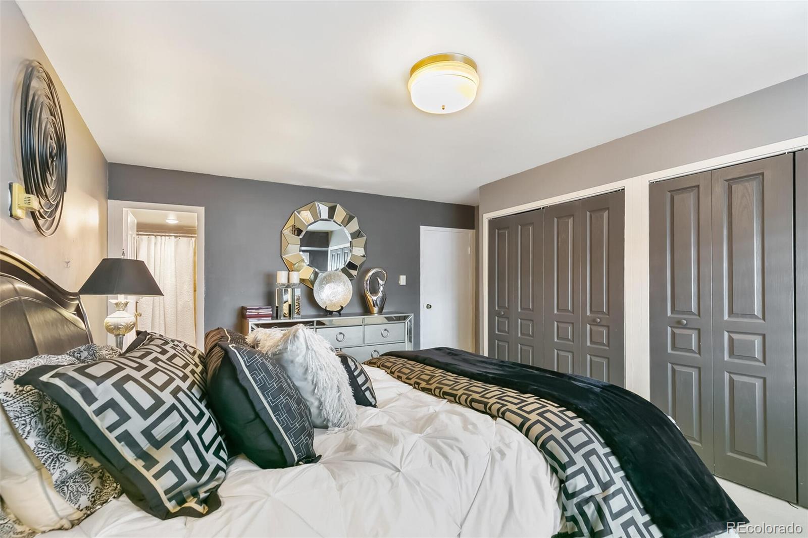 1223 Race Street Unit: 401