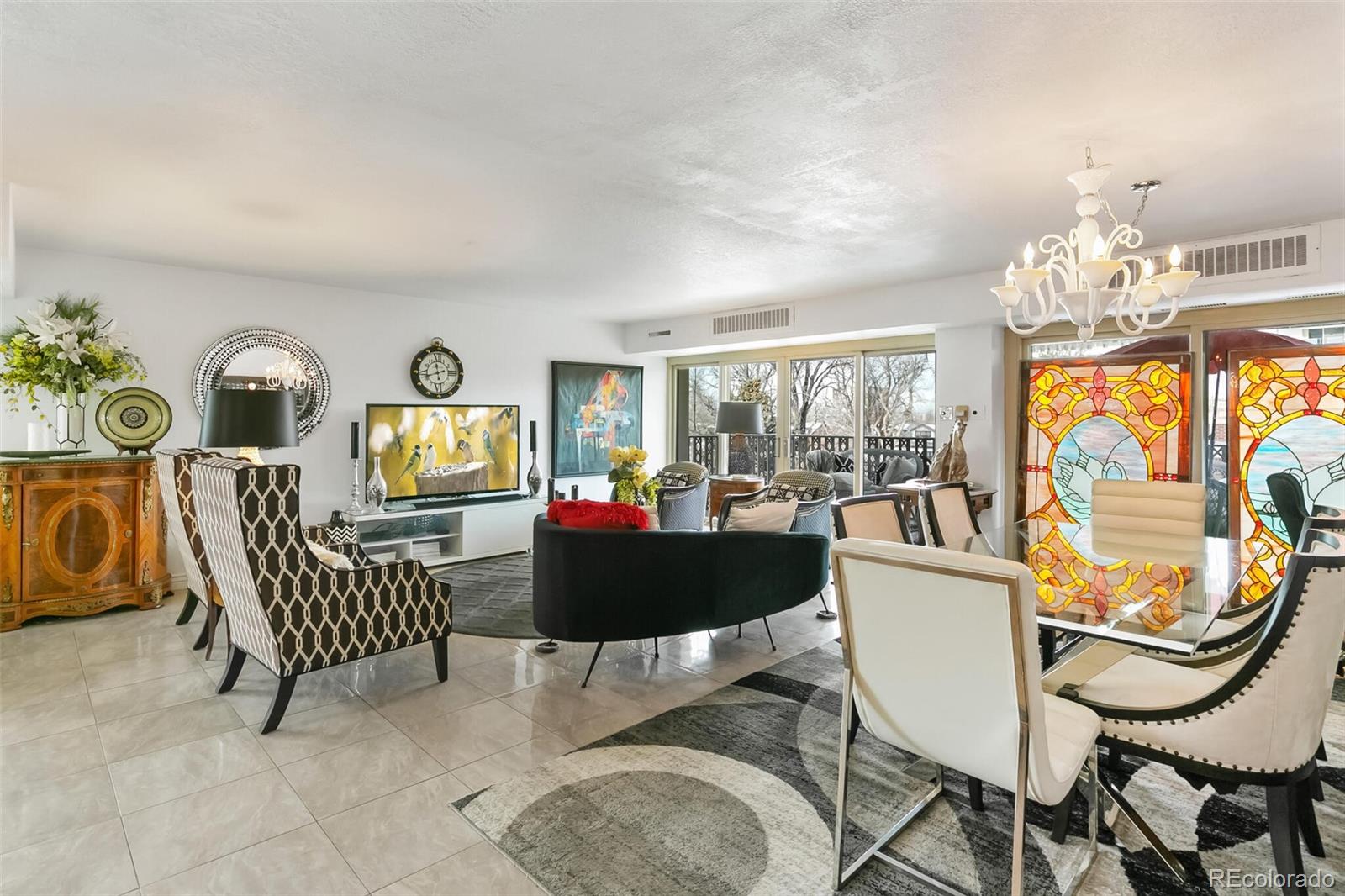 1223 Race Street Unit: 401