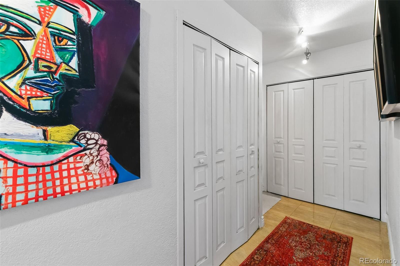 1223 Race Street Unit: 401