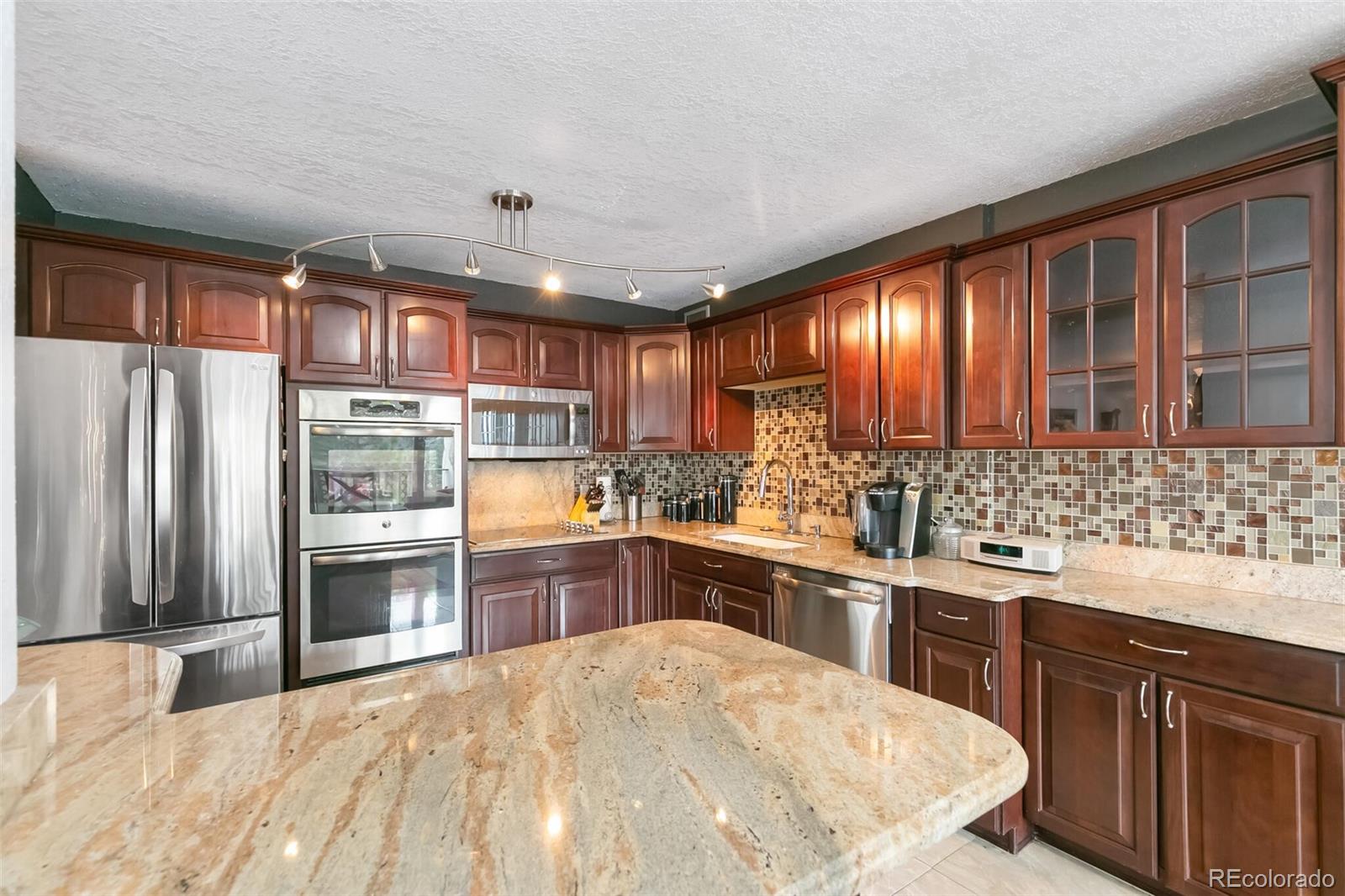 1223 Race Street Unit: 401