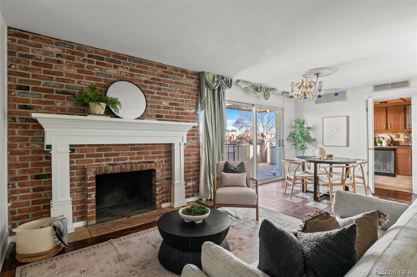 700 N Washington Street Unit: 502