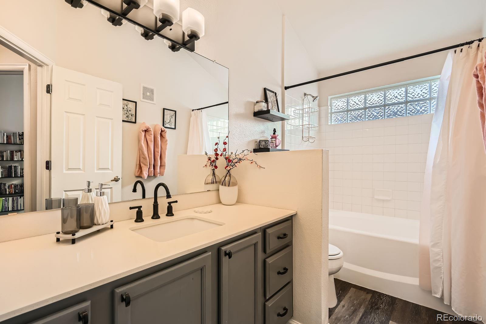3205 S Walden Court Unit: H