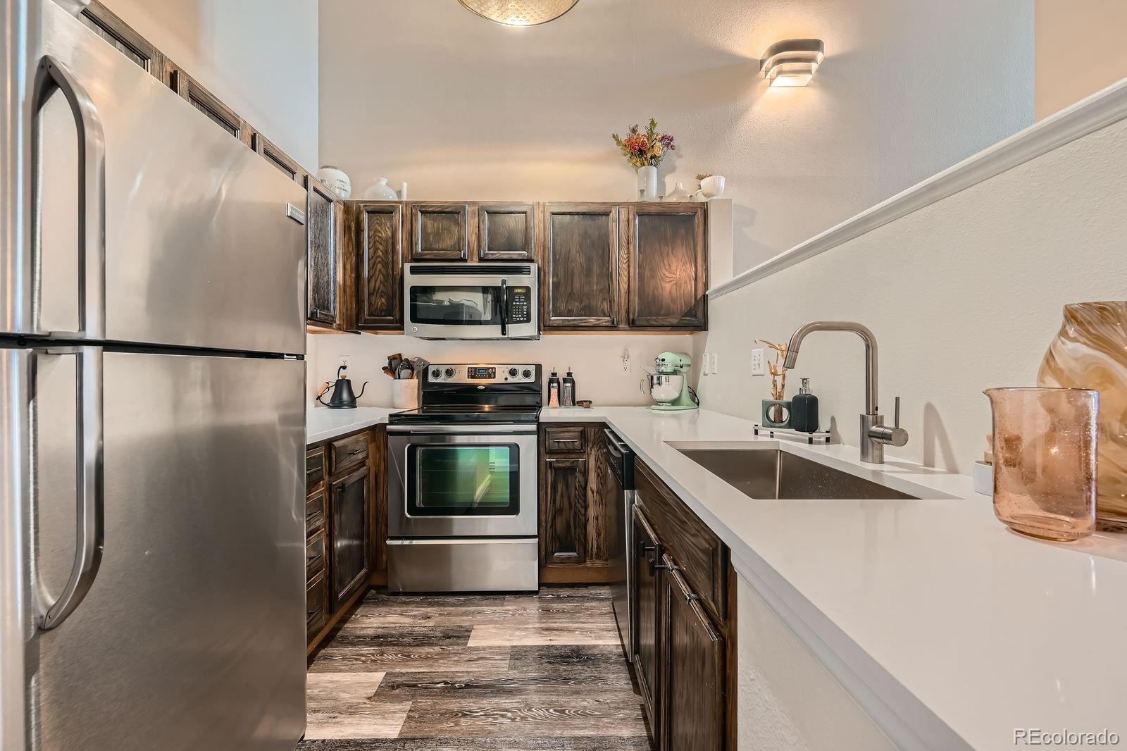 3205 S Walden Court Unit: H