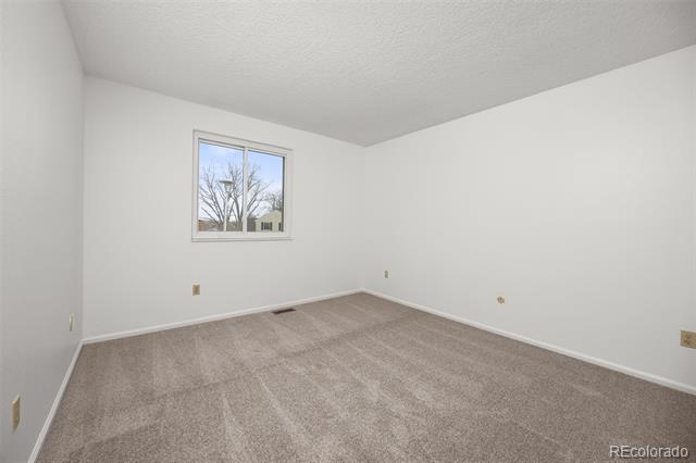 8037 Iris Court