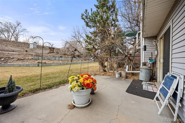 8037 Iris Court