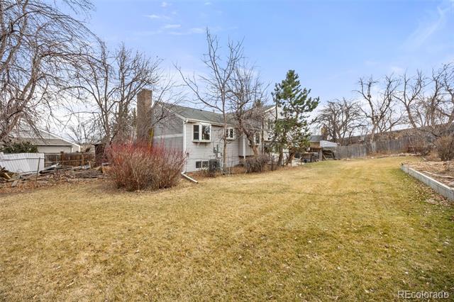 8037 Iris Court
