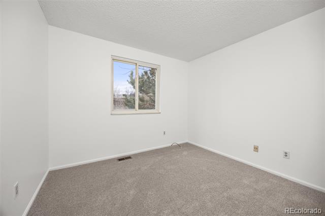 8037 Iris Court