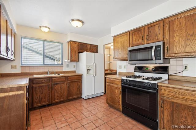 5640 W 75th Drive