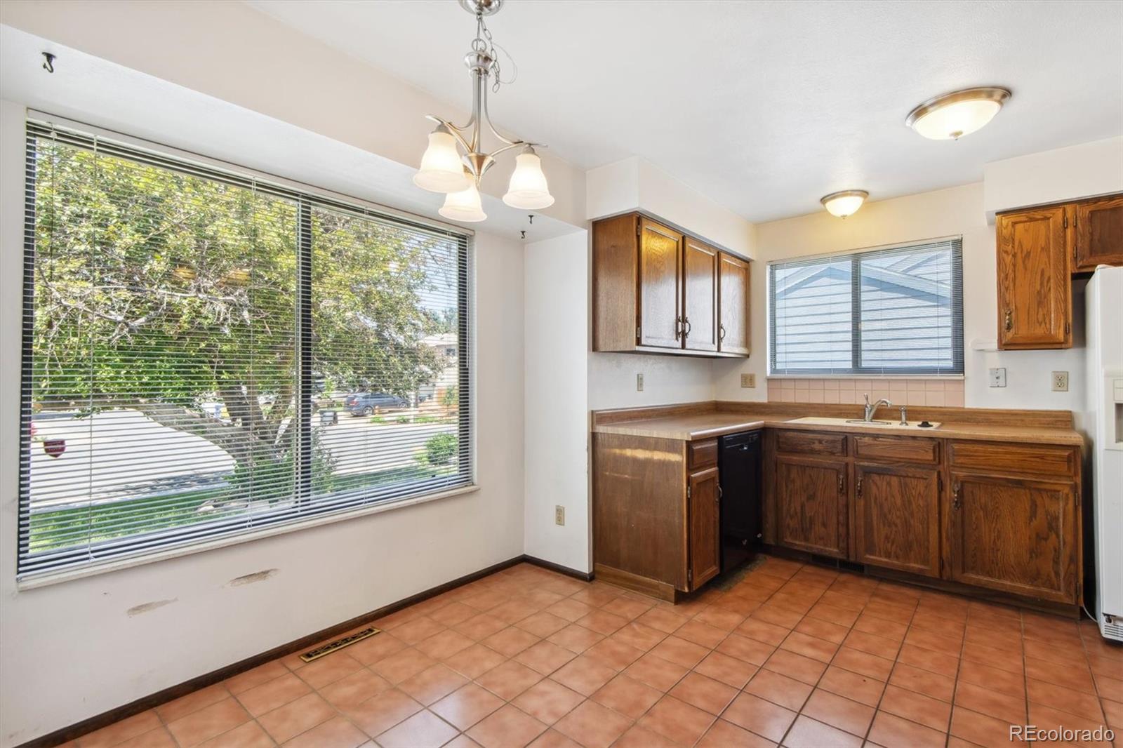 5640 W 75th Drive