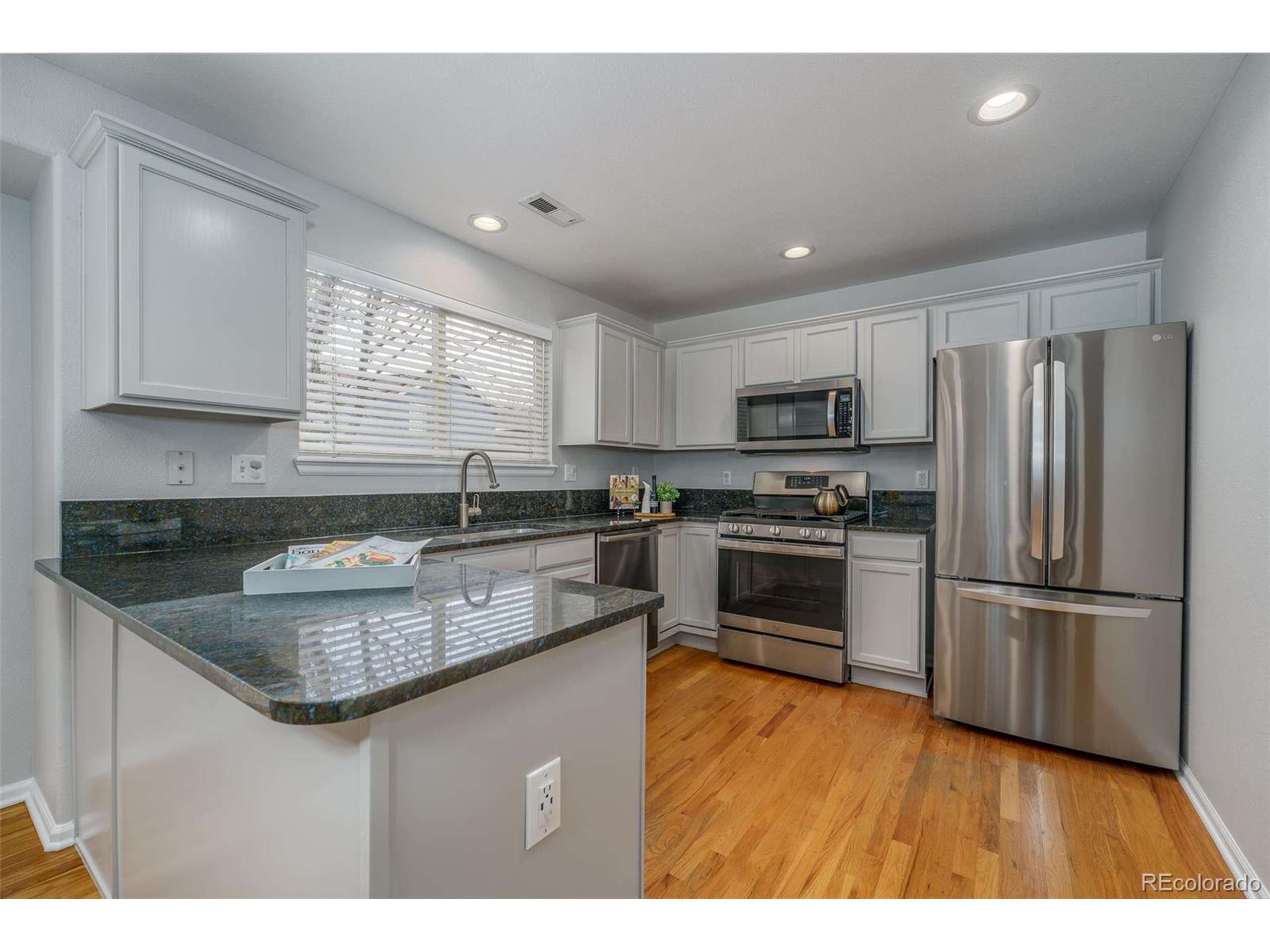3142 W Yarrow Cir