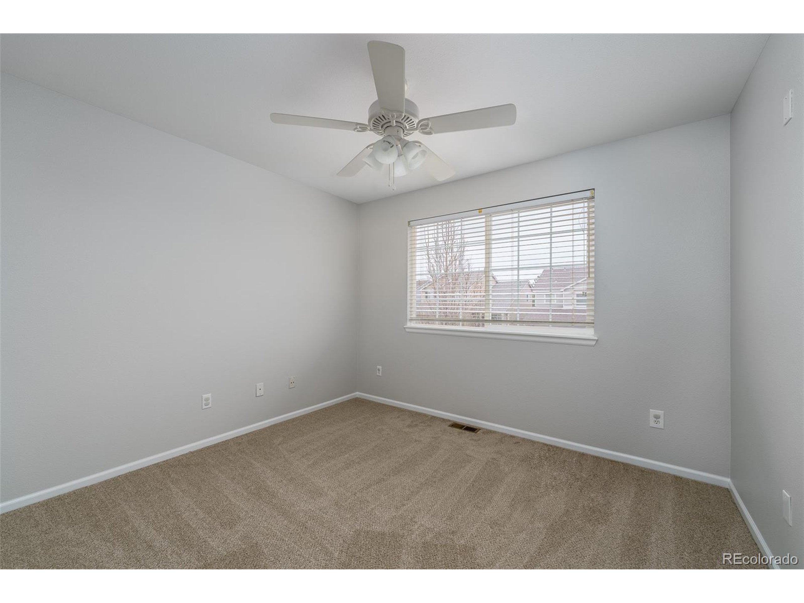 3142 W Yarrow Cir
