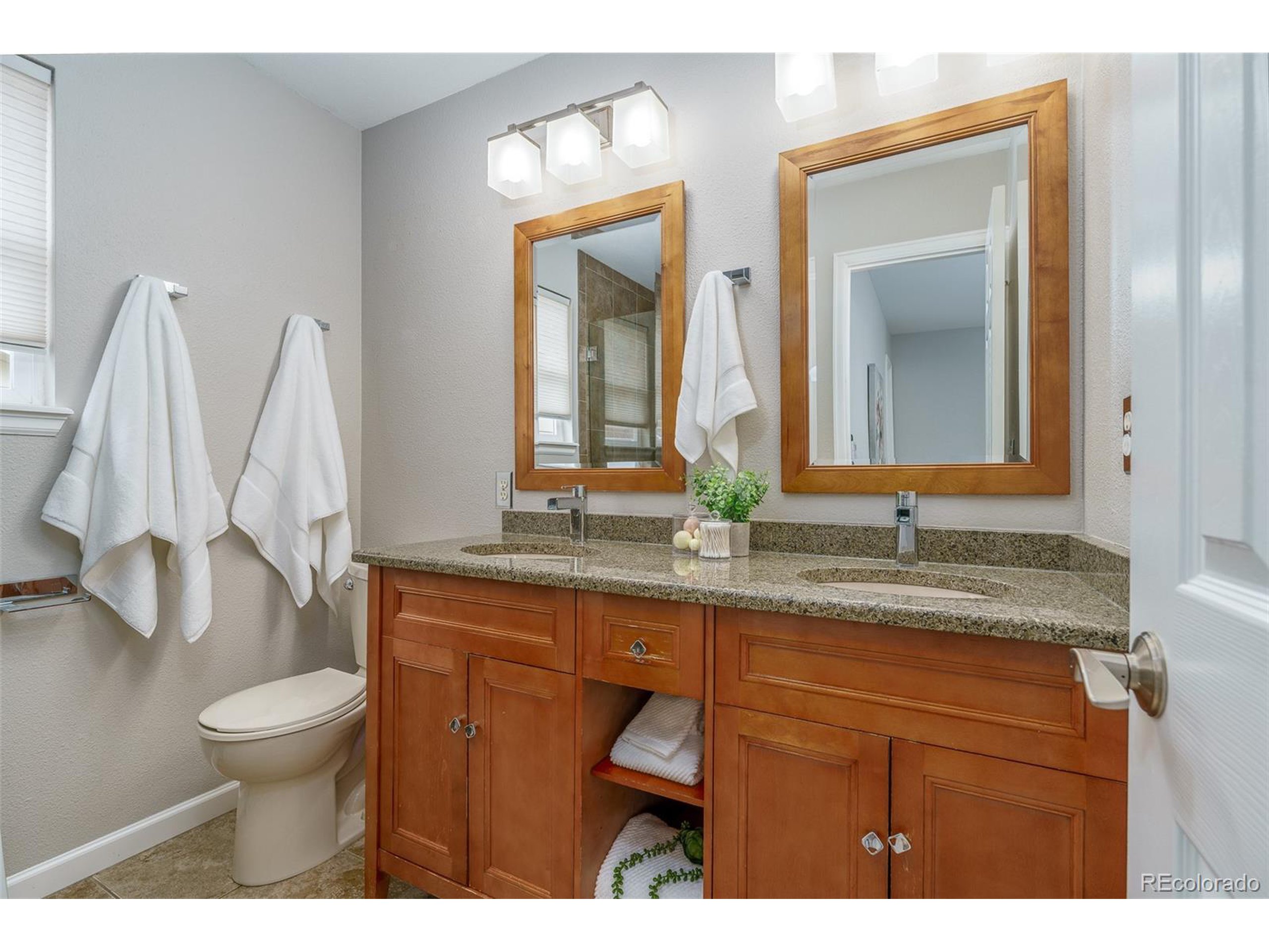 3142 W Yarrow Cir