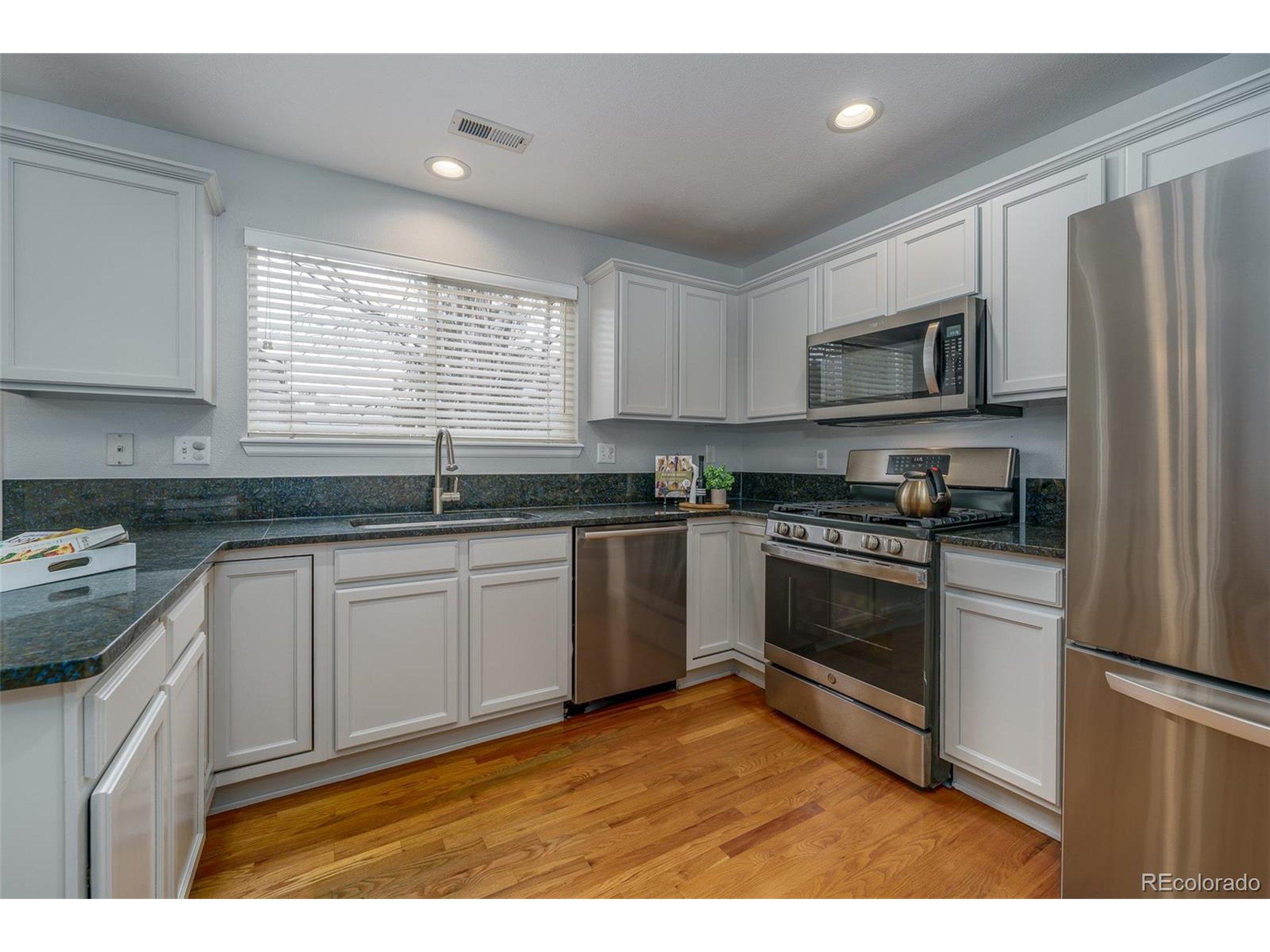3142 W Yarrow Cir