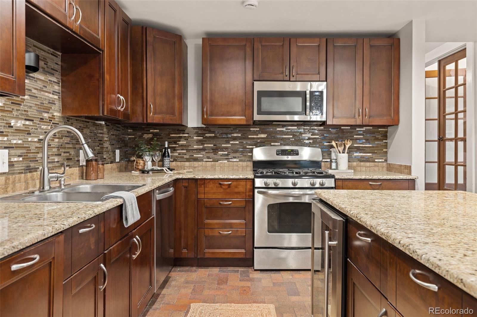8277 Carriage Lane