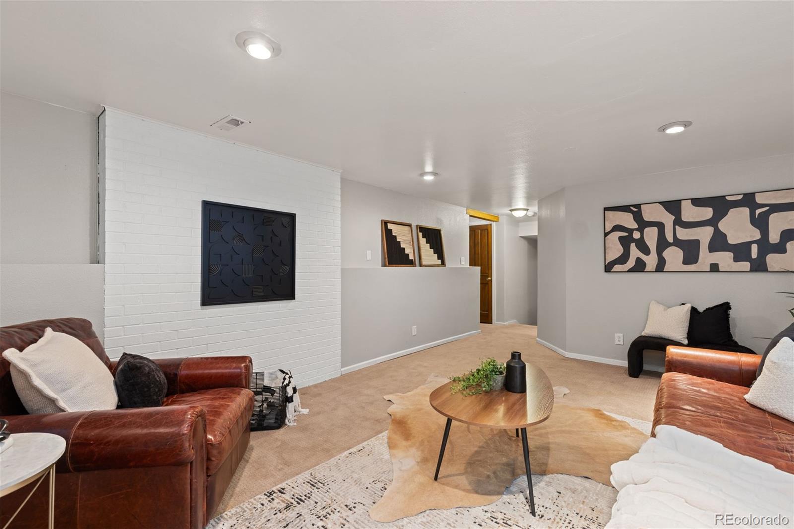 8277 Carriage Lane