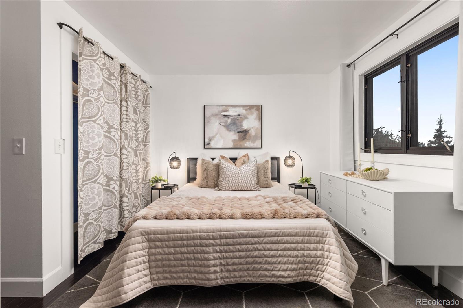 8277 Carriage Lane