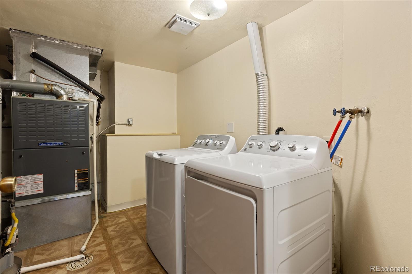 8277 Carriage Lane